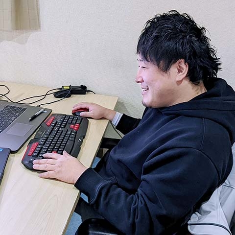 足立 政樹